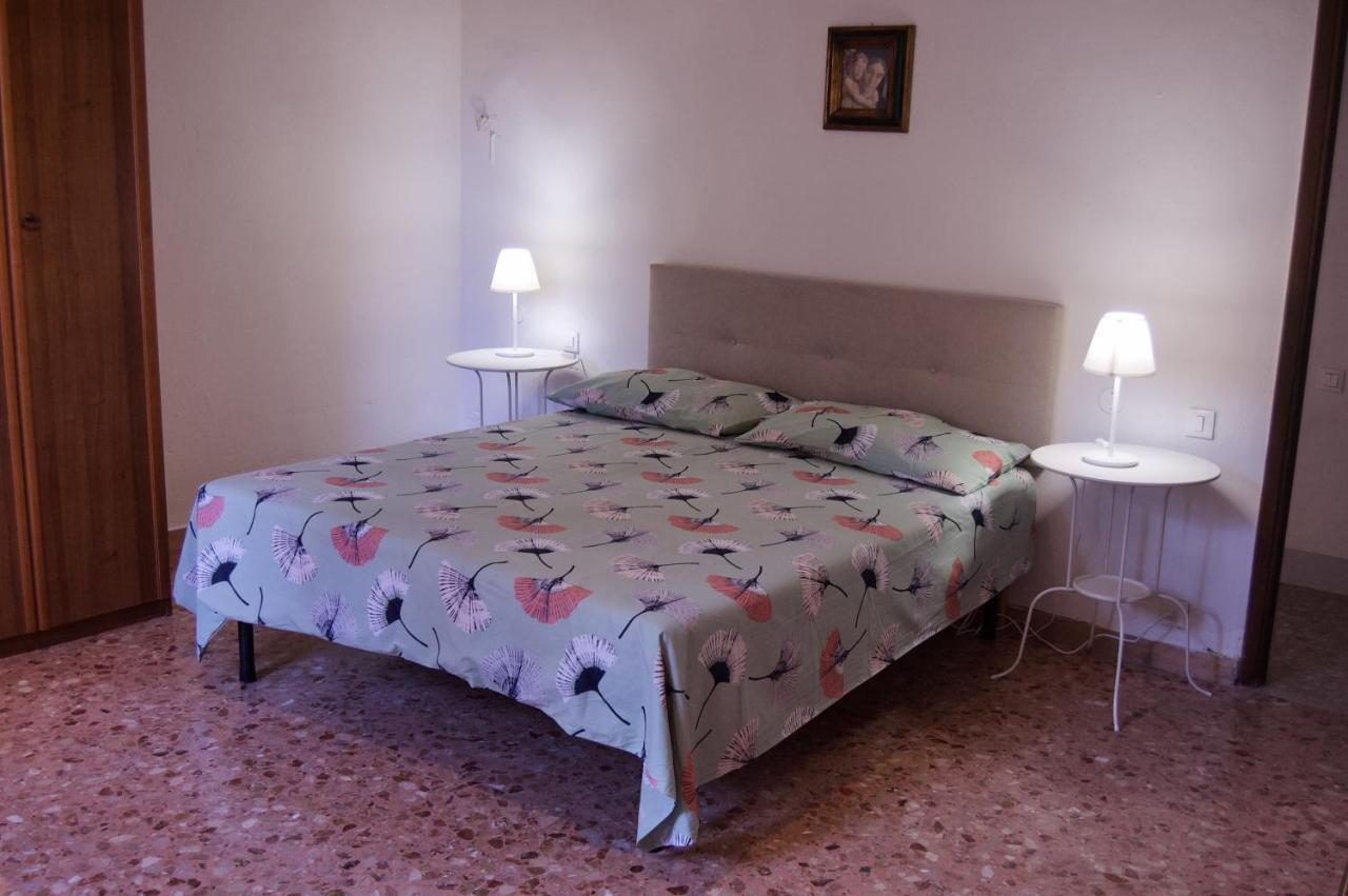 Casa Di Canfreo Lari Luaran gambar