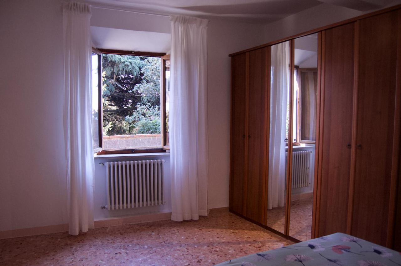 Casa Di Canfreo Lari Luaran gambar
