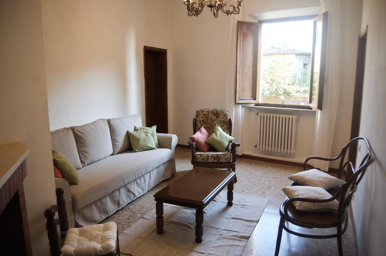 Casa Di Canfreo Lari Luaran gambar