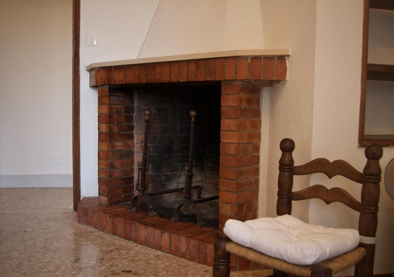 Casa Di Canfreo Lari Luaran gambar