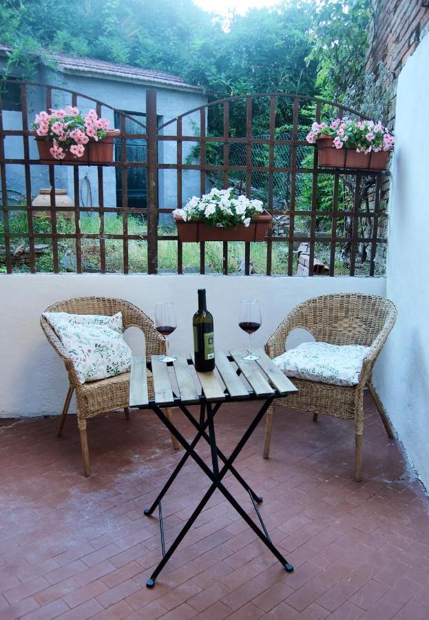 Casa Di Canfreo Lari Luaran gambar